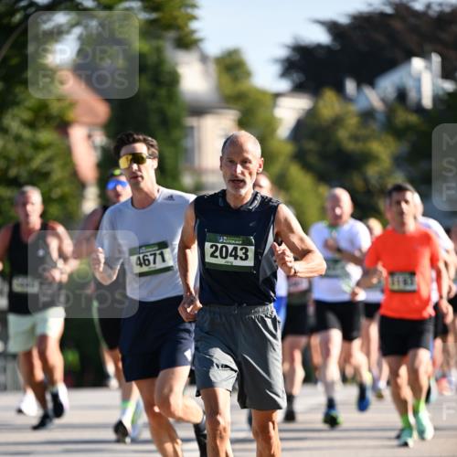 01.09.2024 - BARMER Alsterlauf Dr. Thomas Lammeyer http://msf.ph/oto/6892740 01.09.2024 09:25:37 Laufen 4671, 35, 2043 meine-sportfotos.de