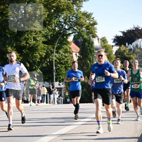 01.09.2024 - BARMER Alsterlauf Dr. Thomas Lammeyer http://msf.ph/oto/6892819 01.09.2024 09:25:51 Laufen 4234, 368, 2257, 4948, 3132 meine-sportfotos.de
