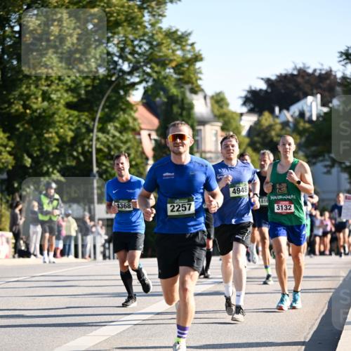 01.09.2024 - BARMER Alsterlauf Dr. Thomas Lammeyer http://msf.ph/oto/6892821 01.09.2024 09:25:51 Laufen 4368, 2257, 4948, 816, 3132 meine-sportfotos.de