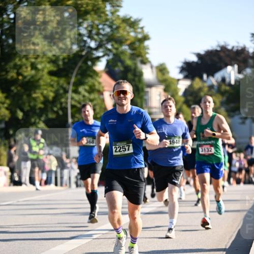 01.09.2024 - BARMER Alsterlauf Dr. Thomas Lammeyer http://msf.ph/oto/6892822 01.09.2024 09:25:51 Laufen 368, 1948, 2257, 3132 meine-sportfotos.de