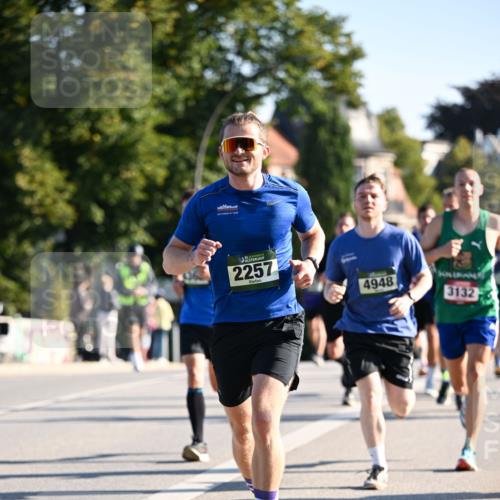 01.09.2024 - BARMER Alsterlauf Dr. Thomas Lammeyer http://msf.ph/oto/6892825 01.09.2024 09:25:52 Laufen 2257, 4948, 3132 meine-sportfotos.de