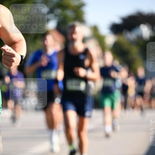 01.09.2024 - BARMER Alsterlauf Dr. Thomas Lammeyer http://msf.ph/oto/6892843 01.09.2024 09:25:55 Laufen  meine-sportfotos.de