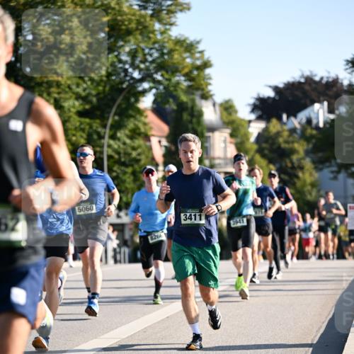 01.09.2024 - BARMER Alsterlauf Dr. Thomas Lammeyer http://msf.ph/oto/6892853 01.09.2024 09:25:56 Laufen 5060, 8266, 3411, 3941 meine-sportfotos.de