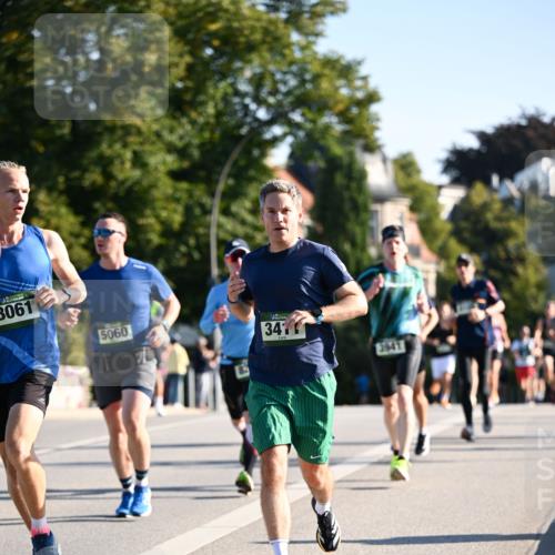 01.09.2024 - BARMER Alsterlauf Dr. Thomas Lammeyer http://msf.ph/oto/6892857 01.09.2024 09:25:57 Laufen 8061, 5060, 341, 3941 meine-sportfotos.de