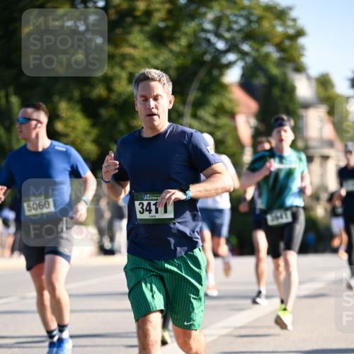 01.09.2024 - BARMER Alsterlauf Dr. Thomas Lammeyer http://msf.ph/oto/6892863 01.09.2024 09:25:57 Laufen 5060, 135, 341, 3041 meine-sportfotos.de