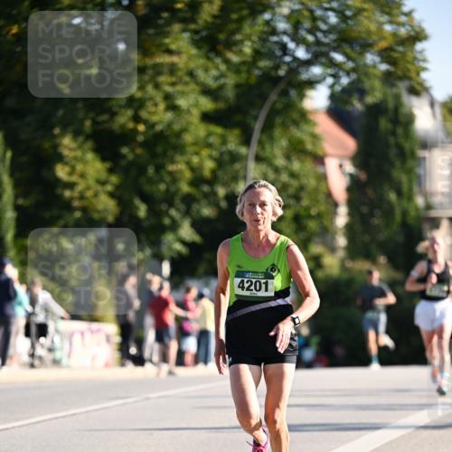 01.09.2024 - BARMER Alsterlauf Dr. Thomas Lammeyer http://msf.ph/oto/6892974 01.09.2024 09:26:17 Laufen 4201 meine-sportfotos.de