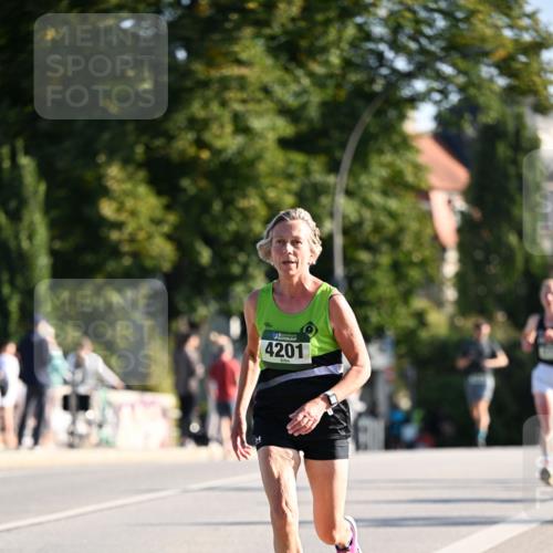 01.09.2024 - BARMER Alsterlauf Dr. Thomas Lammeyer http://msf.ph/oto/6892976 01.09.2024 09:26:17 Laufen 4201 meine-sportfotos.de