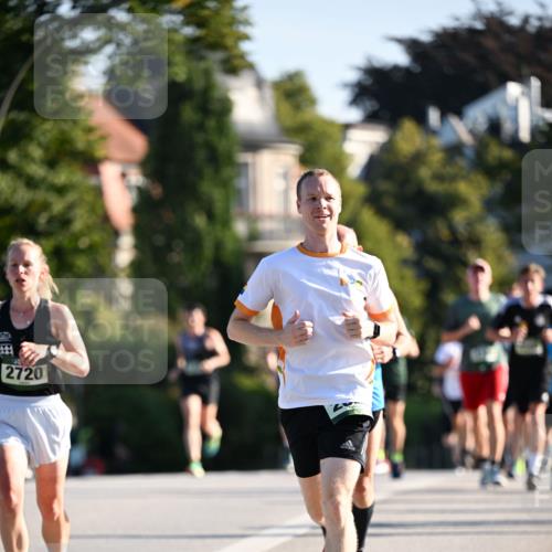 01.09.2024 - BARMER Alsterlauf Dr. Thomas Lammeyer http://msf.ph/oto/6892988 01.09.2024 09:26:20 Laufen 2720 meine-sportfotos.de