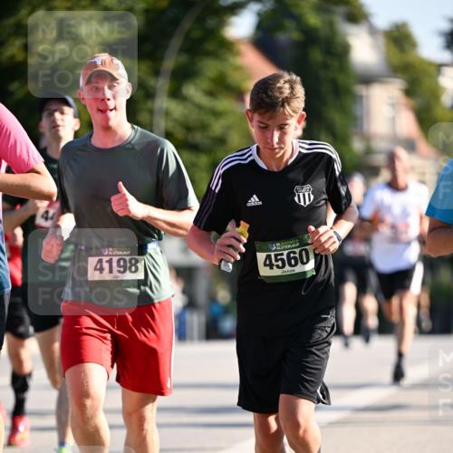 01.09.2024 - BARMER Alsterlauf Dr. Thomas Lammeyer http://msf.ph/oto/6893025 01.09.2024 09:26:26 Laufen 4198, 35, 4560 meine-sportfotos.de