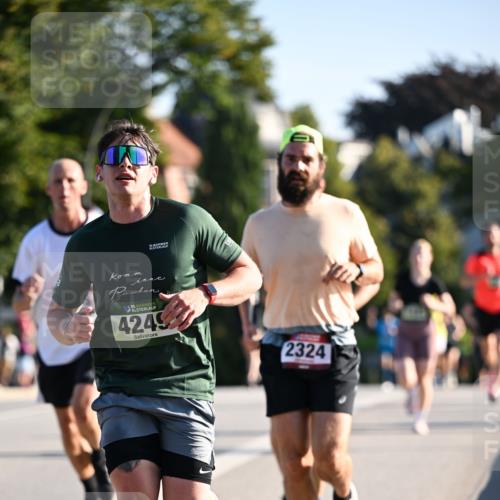 01.09.2024 - BARMER Alsterlauf Dr. Thomas Lammeyer http://msf.ph/oto/6893039 01.09.2024 09:26:29 Laufen 35, 4249, 2324 meine-sportfotos.de