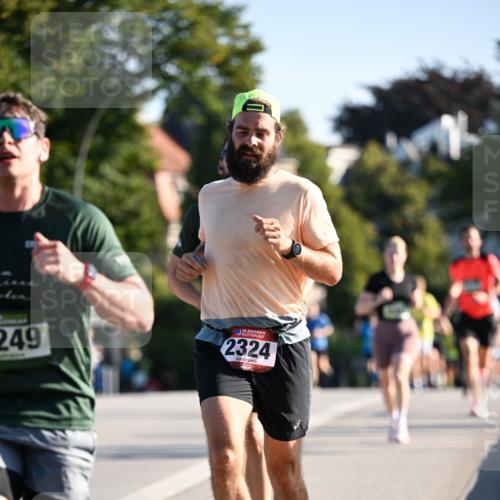 01.09.2024 - BARMER Alsterlauf Dr. Thomas Lammeyer http://msf.ph/oto/6893041 01.09.2024 09:26:29 Laufen 249, 2324 meine-sportfotos.de