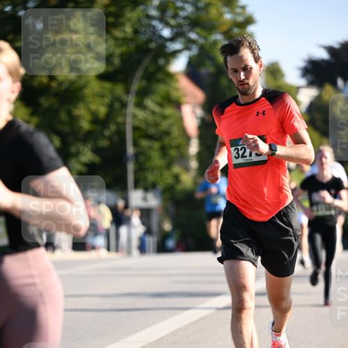 01.09.2024 - BARMER Alsterlauf Dr. Thomas Lammeyer http://msf.ph/oto/6893070 01.09.2024 09:26:34 Laufen 327 meine-sportfotos.de