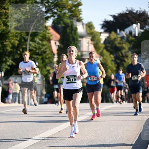 01.09.2024 - BARMER Alsterlauf Dr. Thomas Lammeyer http://msf.ph/oto/6893126 01.09.2024 09:26:42 Laufen 3576, 3291, 5173 meine-sportfotos.de