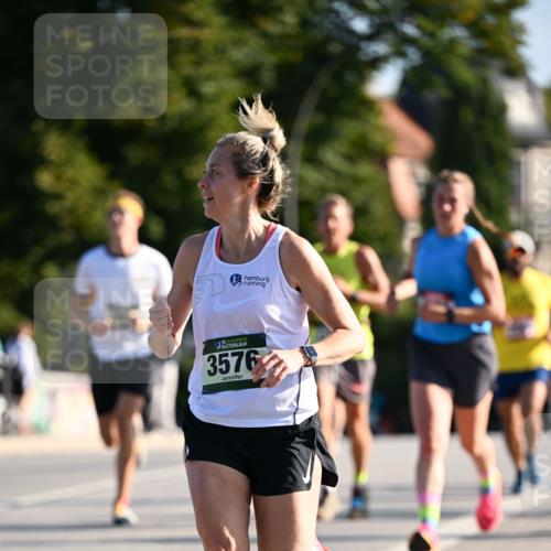 01.09.2024 - BARMER Alsterlauf Dr. Thomas Lammeyer http://msf.ph/oto/6893137 01.09.2024 09:26:43 Laufen 35, 3576 meine-sportfotos.de