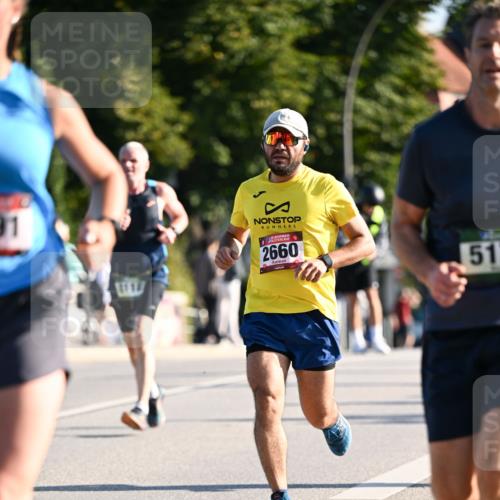01.09.2024 - BARMER Alsterlauf Dr. Thomas Lammeyer http://msf.ph/oto/6893151 01.09.2024 09:26:46 Laufen 91, 1117, 2660, 51, 51 meine-sportfotos.de