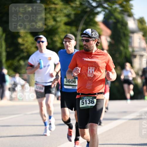 01.09.2024 - BARMER Alsterlauf Dr. Thomas Lammeyer http://msf.ph/oto/6893177 01.09.2024 09:26:49 Laufen 3606, 35, 5136 meine-sportfotos.de