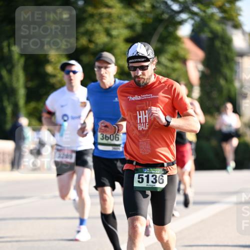 01.09.2024 - BARMER Alsterlauf Dr. Thomas Lammeyer http://msf.ph/oto/6893180 01.09.2024 09:26:50 Laufen 3606, 35, 5136 meine-sportfotos.de