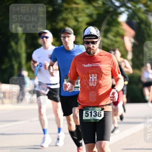 01.09.2024 - BARMER Alsterlauf Dr. Thomas Lammeyer http://msf.ph/oto/6893181 01.09.2024 09:26:50 Laufen 30, 35, 5136 meine-sportfotos.de