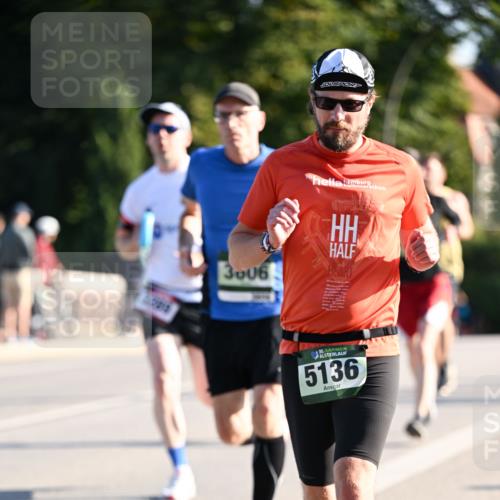 01.09.2024 - BARMER Alsterlauf Dr. Thomas Lammeyer http://msf.ph/oto/6893182 01.09.2024 09:26:50 Laufen 3006, 35, 5136 meine-sportfotos.de