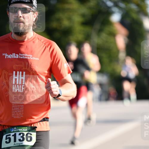 01.09.2024 - BARMER Alsterlauf Dr. Thomas Lammeyer http://msf.ph/oto/6893188 01.09.2024 09:26:51 Laufen 30, 35, 5136 meine-sportfotos.de