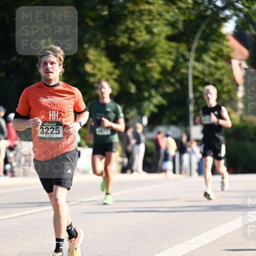 01.09.2024 - BARMER Alsterlauf Dr. Thomas Lammeyer http://msf.ph/oto/6893226 01.09.2024 09:26:56 Laufen 3225 meine-sportfotos.de