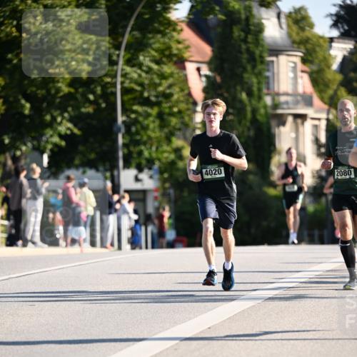 01.09.2024 - BARMER Alsterlauf Dr. Thomas Lammeyer http://msf.ph/oto/6893266 01.09.2024 09:27:03 Laufen 4020, 2080 meine-sportfotos.de
