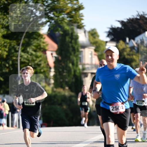 01.09.2024 - BARMER Alsterlauf Dr. Thomas Lammeyer http://msf.ph/oto/6893268 01.09.2024 09:27:04 Laufen 4020, 2504, 2281 meine-sportfotos.de