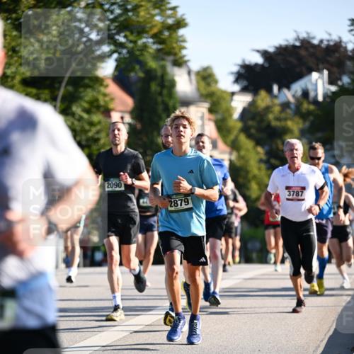 01.09.2024 - BARMER Alsterlauf Dr. Thomas Lammeyer http://msf.ph/oto/6893292 01.09.2024 09:27:09 Laufen 2090, 2879, 3787 meine-sportfotos.de