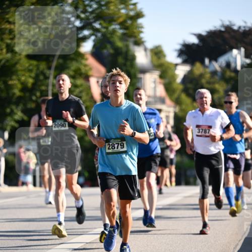 01.09.2024 - BARMER Alsterlauf Dr. Thomas Lammeyer http://msf.ph/oto/6893298 01.09.2024 09:27:09 Laufen 2090, 2879, 3787 meine-sportfotos.de