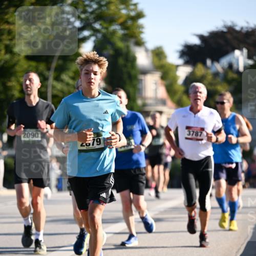 01.09.2024 - BARMER Alsterlauf Dr. Thomas Lammeyer http://msf.ph/oto/6893303 01.09.2024 09:27:10 Laufen 2090, 2679, 3787 meine-sportfotos.de