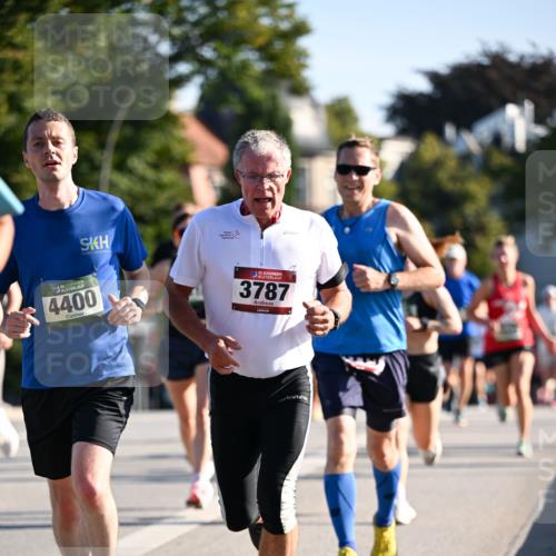 01.09.2024 - BARMER Alsterlauf Dr. Thomas Lammeyer http://msf.ph/oto/6893312 01.09.2024 09:27:11 Laufen 35, 4400, 35, 3787 meine-sportfotos.de