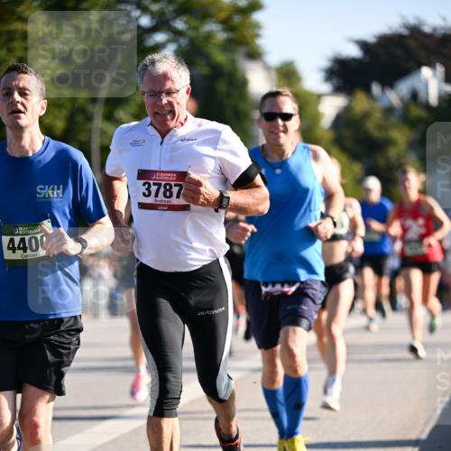 01.09.2024 - BARMER Alsterlauf Dr. Thomas Lammeyer http://msf.ph/oto/6893314 01.09.2024 09:27:12 Laufen 35, 3787, 35, 4400 meine-sportfotos.de