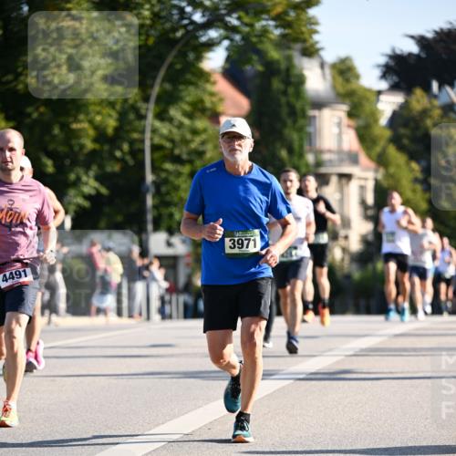 01.09.2024 - BARMER Alsterlauf Dr. Thomas Lammeyer http://msf.ph/oto/6893344 01.09.2024 09:27:16 Laufen 4491, 3971 meine-sportfotos.de
