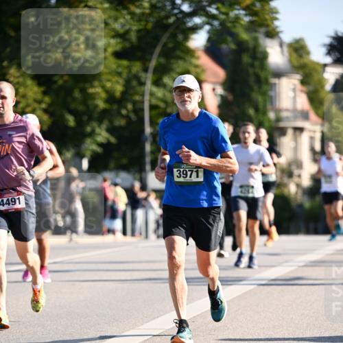 01.09.2024 - BARMER Alsterlauf Dr. Thomas Lammeyer http://msf.ph/oto/6893346 01.09.2024 09:27:16 Laufen 4491, 3971 meine-sportfotos.de