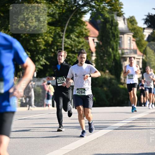 01.09.2024 - BARMER Alsterlauf Dr. Thomas Lammeyer http://msf.ph/oto/6893353 01.09.2024 09:27:18 Laufen 2558, 4284, 3073 meine-sportfotos.de