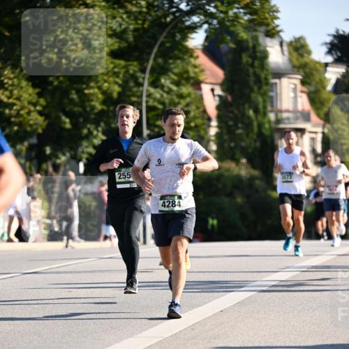 01.09.2024 - BARMER Alsterlauf Dr. Thomas Lammeyer http://msf.ph/oto/6893356 01.09.2024 09:27:18 Laufen 255, 255, 4284, 3073 meine-sportfotos.de