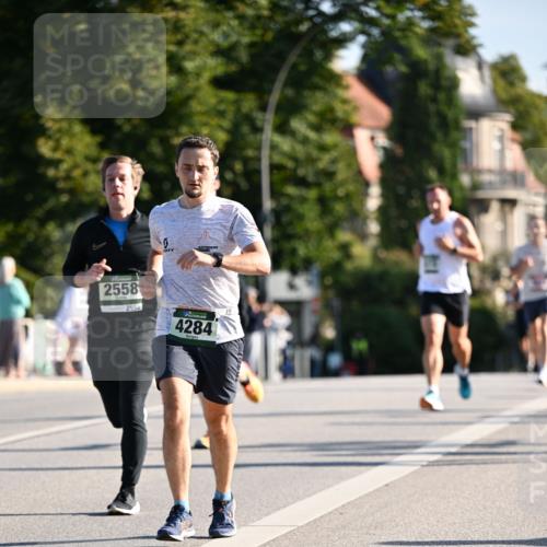 01.09.2024 - BARMER Alsterlauf Dr. Thomas Lammeyer http://msf.ph/oto/6893361 01.09.2024 09:27:19 Laufen 2558, 2556, 4284 meine-sportfotos.de