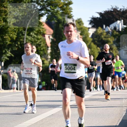 01.09.2024 - BARMER Alsterlauf Dr. Thomas Lammeyer http://msf.ph/oto/6893379 01.09.2024 09:27:23 Laufen 2314, 5004, 2613 meine-sportfotos.de