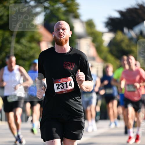 01.09.2024 - BARMER Alsterlauf Dr. Thomas Lammeyer http://msf.ph/oto/6893400 01.09.2024 09:27:27 Laufen 22111, 135, 2314 meine-sportfotos.de