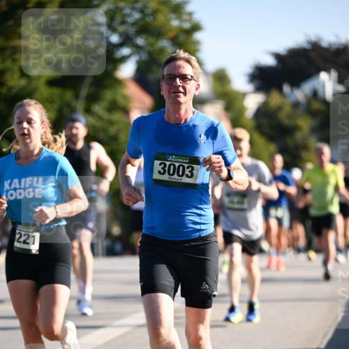 01.09.2024 - BARMER Alsterlauf Dr. Thomas Lammeyer http://msf.ph/oto/6893452 01.09.2024 09:27:36 Laufen 221, 35, 3003 meine-sportfotos.de