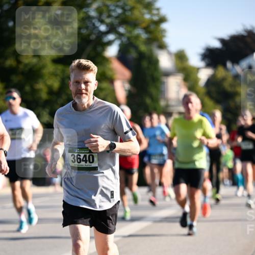 01.09.2024 - BARMER Alsterlauf Dr. Thomas Lammeyer http://msf.ph/oto/6893465 01.09.2024 09:27:38 Laufen 35, 3640 meine-sportfotos.de