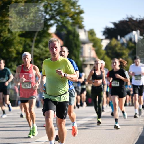01.09.2024 - BARMER Alsterlauf Dr. Thomas Lammeyer http://msf.ph/oto/6893471 01.09.2024 09:27:39 Laufen 15070 meine-sportfotos.de