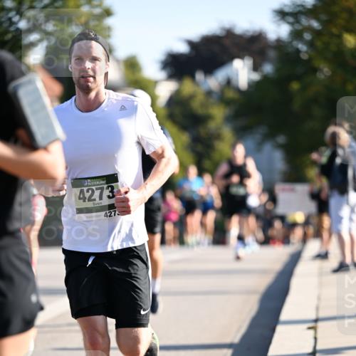 01.09.2024 - BARMER Alsterlauf Dr. Thomas Lammeyer http://msf.ph/oto/6893496 01.09.2024 09:27:43 Laufen 35, 4273, 4275 meine-sportfotos.de