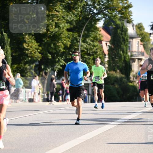 01.09.2024 - BARMER Alsterlauf Dr. Thomas Lammeyer http://msf.ph/oto/6893509 01.09.2024 09:27:46 Laufen 24, 8383, 8205, 4 meine-sportfotos.de