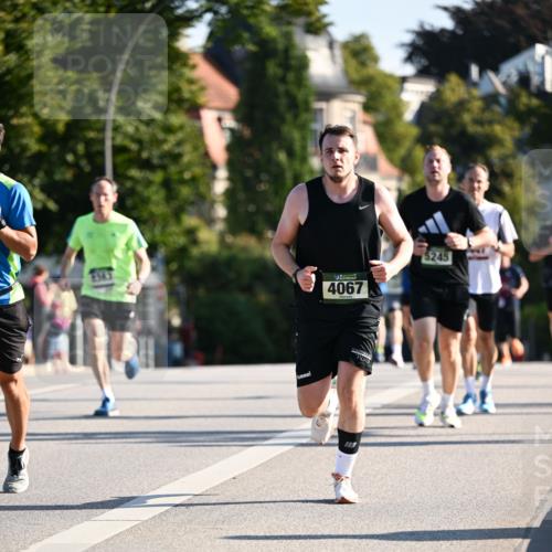 01.09.2024 - BARMER Alsterlauf Dr. Thomas Lammeyer http://msf.ph/oto/6893514 01.09.2024 09:27:47 Laufen 4067, 5245 meine-sportfotos.de