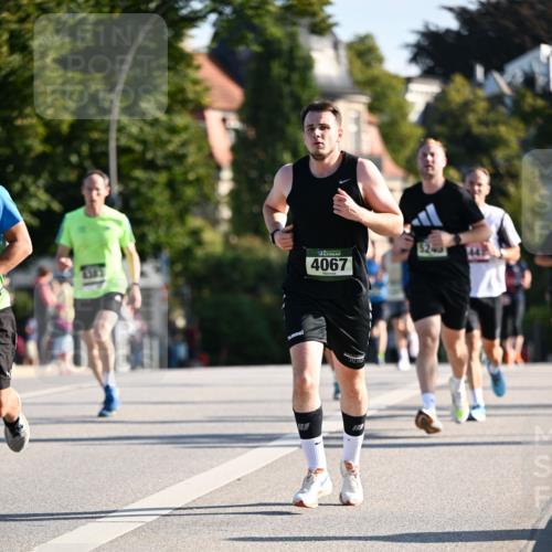 01.09.2024 - BARMER Alsterlauf Dr. Thomas Lammeyer http://msf.ph/oto/6893515 01.09.2024 09:27:47 Laufen 4067, 5240 meine-sportfotos.de