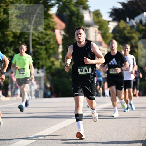 01.09.2024 - BARMER Alsterlauf Dr. Thomas Lammeyer http://msf.ph/oto/6893516 01.09.2024 09:27:47 Laufen 8383, 4067 meine-sportfotos.de