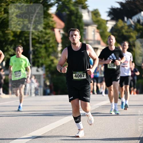01.09.2024 - BARMER Alsterlauf Dr. Thomas Lammeyer http://msf.ph/oto/6893518 01.09.2024 09:27:48 Laufen 4067, 5245, 3447 meine-sportfotos.de