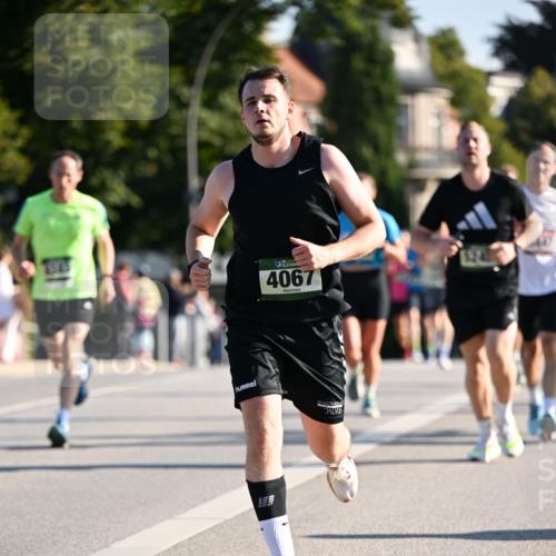 01.09.2024 - BARMER Alsterlauf Dr. Thomas Lammeyer http://msf.ph/oto/6893525 01.09.2024 09:27:48 Laufen 4067 meine-sportfotos.de