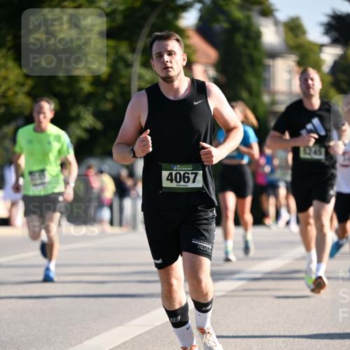 01.09.2024 - BARMER Alsterlauf Dr. Thomas Lammeyer http://msf.ph/oto/6893526 01.09.2024 09:27:48 Laufen 16135, 4067, 5245 meine-sportfotos.de